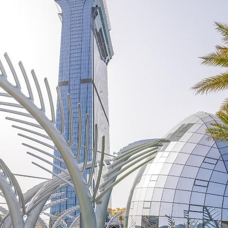 Ultra Luxury Palm Tower With Shared Hotel Facilities Dubai Exterior photo