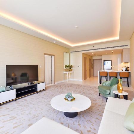 Ultra Luxury Palm Tower With Shared Hotel Facilities Dubai Exterior photo