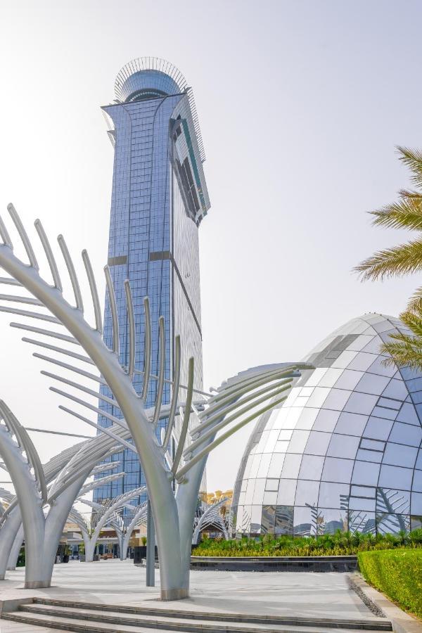 Ultra Luxury Palm Tower With Shared Hotel Facilities Dubai Exterior photo