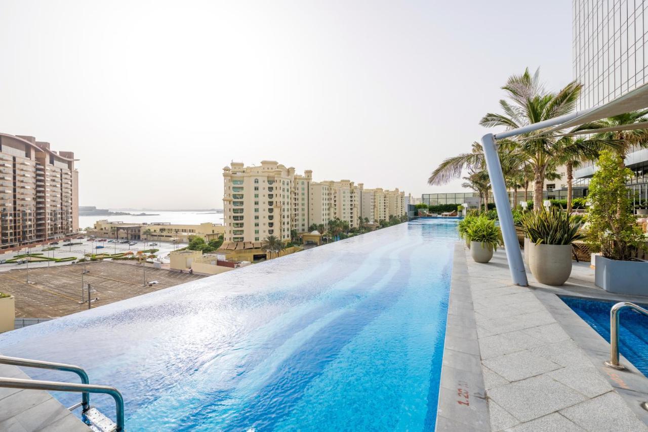 Ultra Luxury Palm Tower With Shared Hotel Facilities Dubai Exterior photo